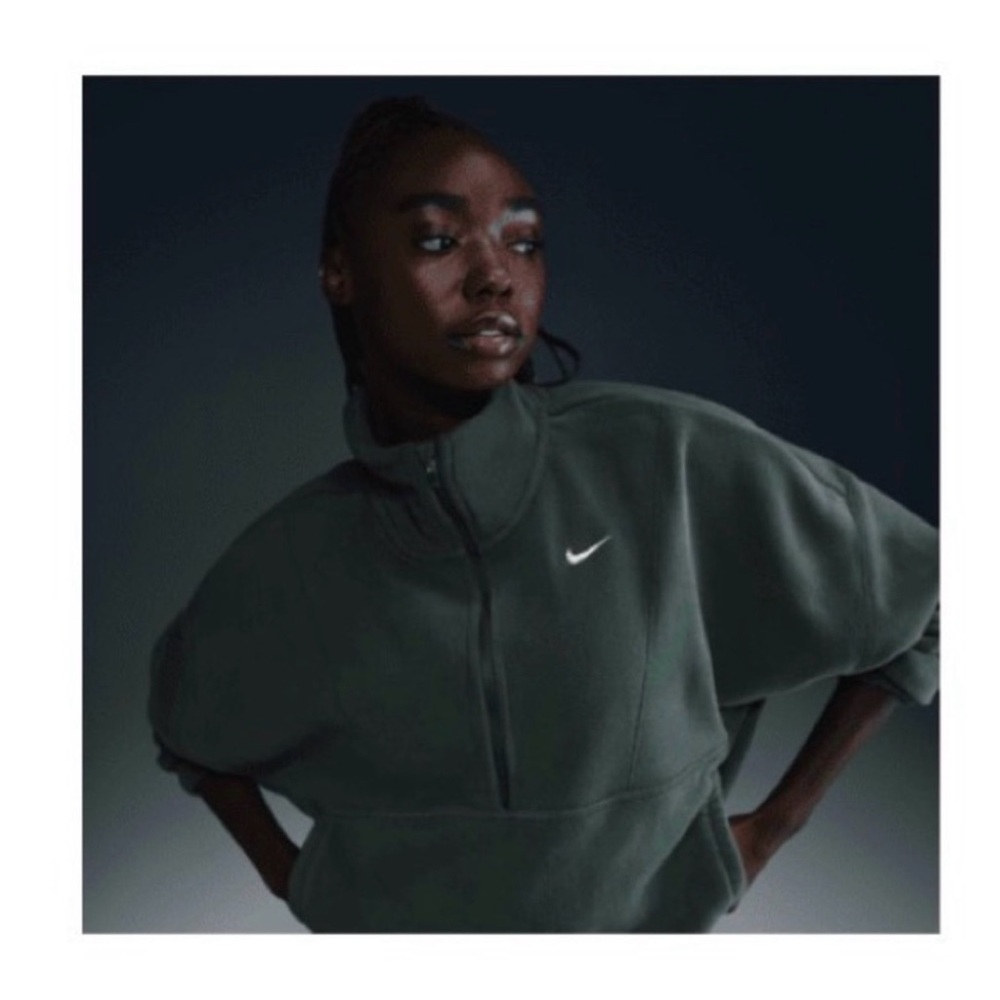 Nike Women's thermal 1/2 zip fleece